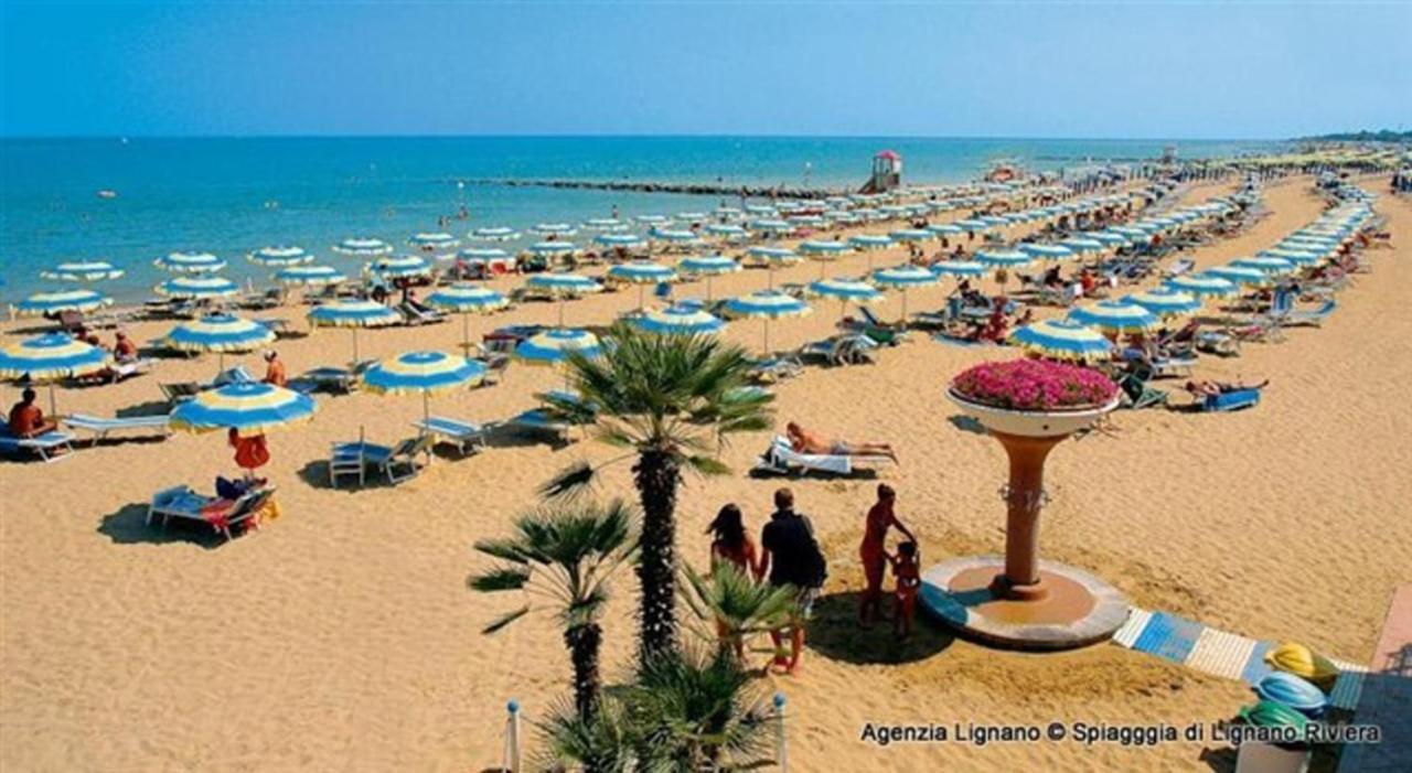 Appartamento Lignano Pineta with sea view Lignano Sabbiadoro Esterno foto